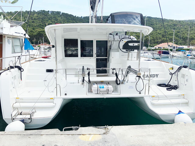 Lagoon 40 - 4 + 2 cab Candy