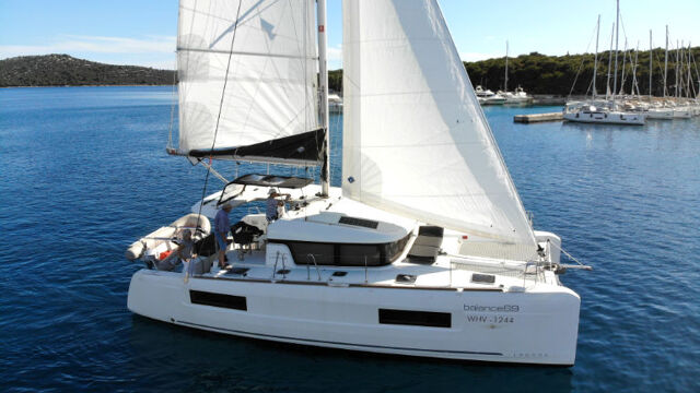 Lagoon 40 - 4 + 1 cab. Balance 69