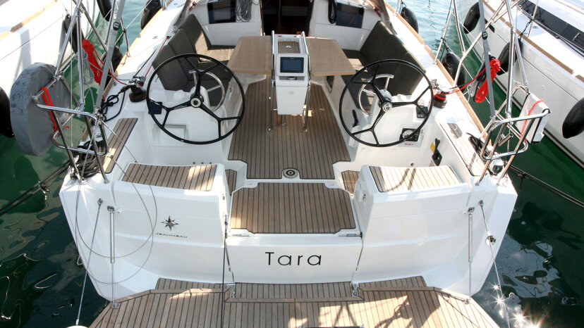 Sun Odyssey 389 - 2 cab. Tara
