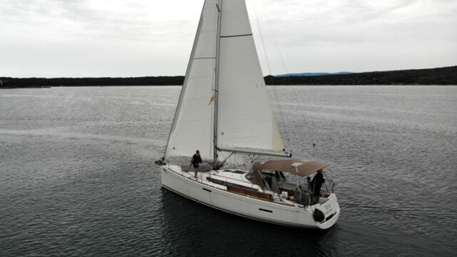 Sun Odyssey 389 - 2 cab. Tara