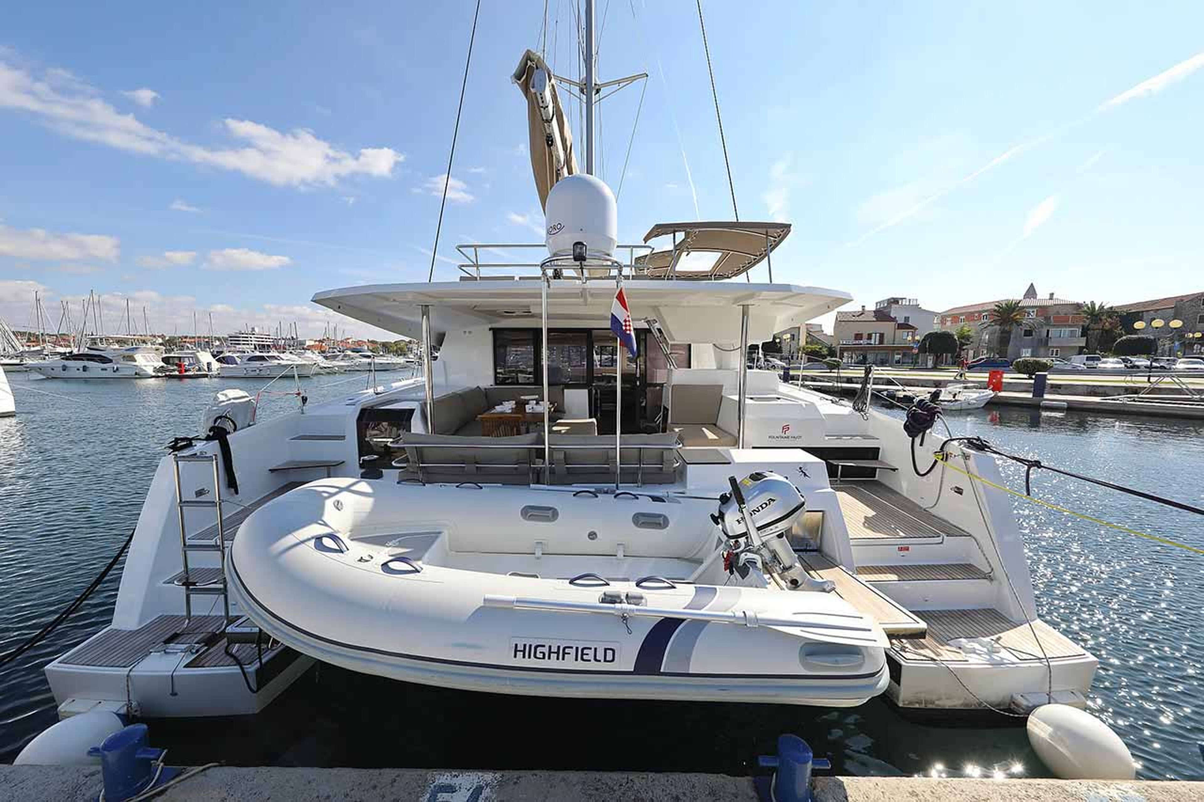 Fountaine Pajot Saona 47 Quintet - 5 + 1 cab. Fee