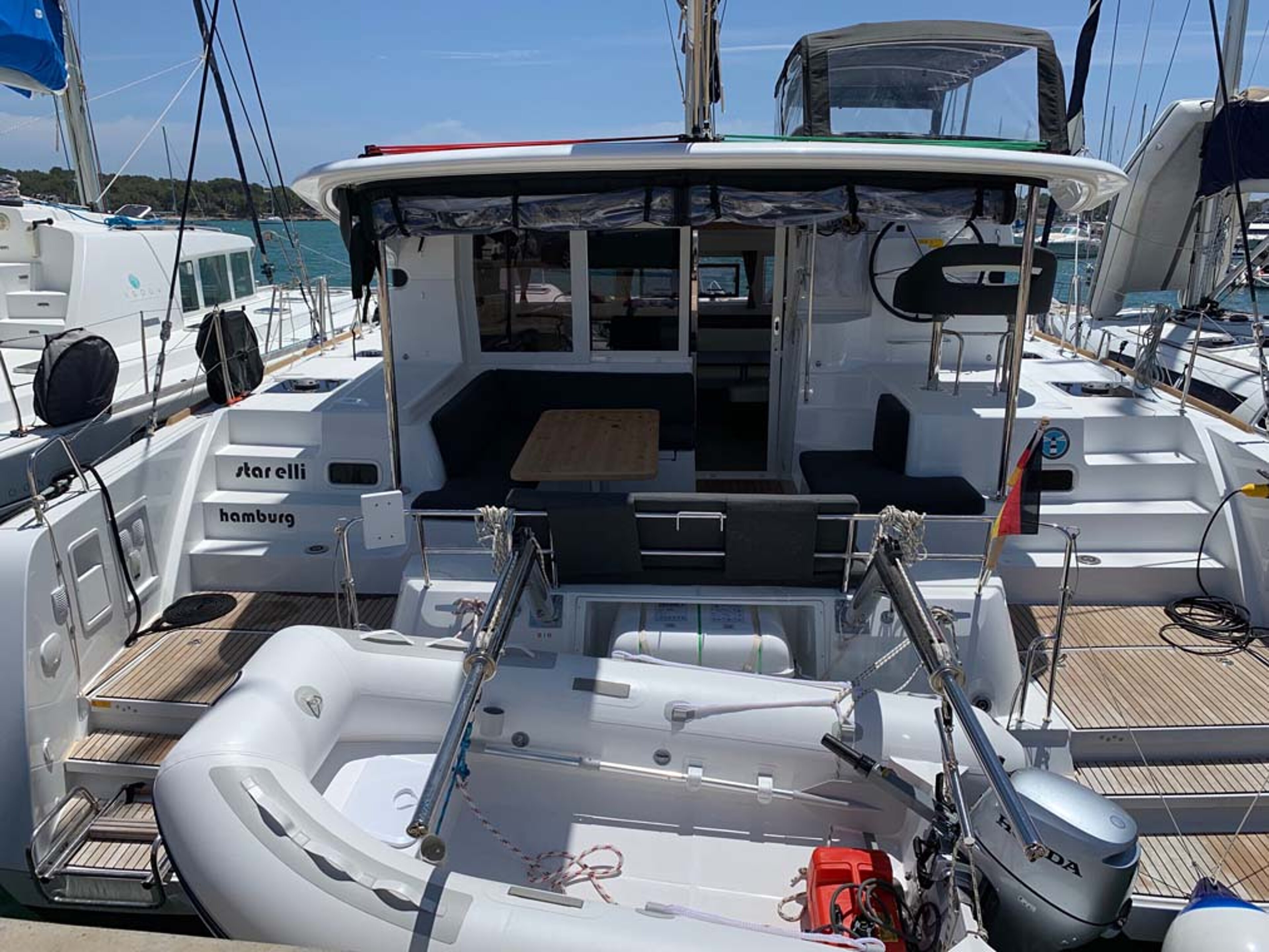 Lagoon 40 - 4 + 2 cab StarElli