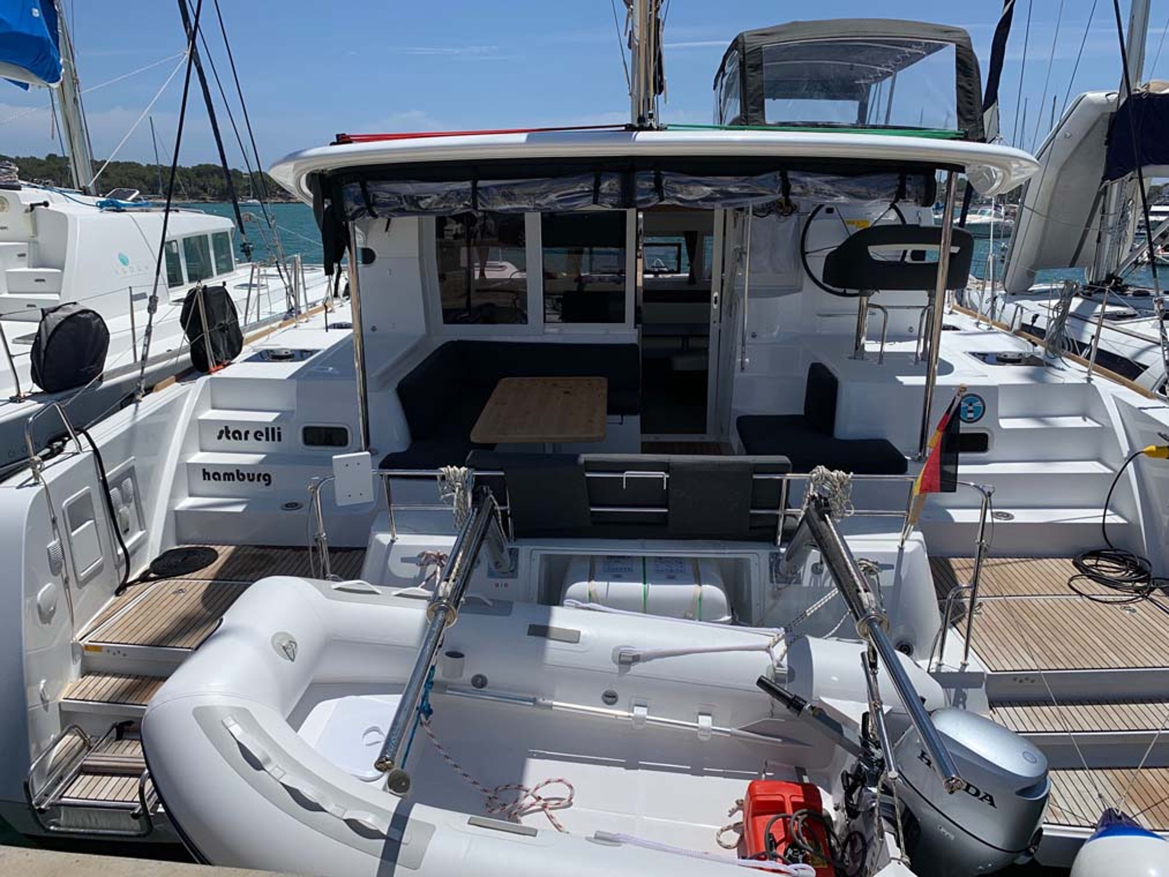 Lagoon 40 - 4 + 2 cab StarElli