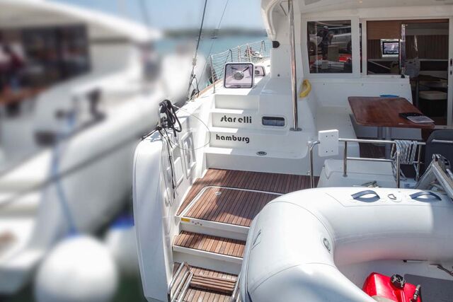 Lagoon 40 - 4 + 2 cab StarElli