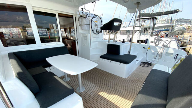 Lagoon 40 - 4 + 1 cab. Sunrise