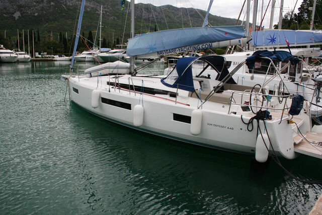 Sun Odyssey 440 - 3 cab. Modesty