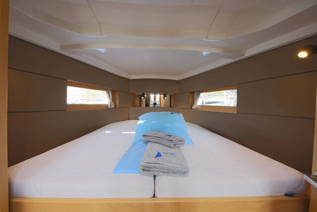 Oceanis 38.1 - 2 cab. Summer Breeze 1