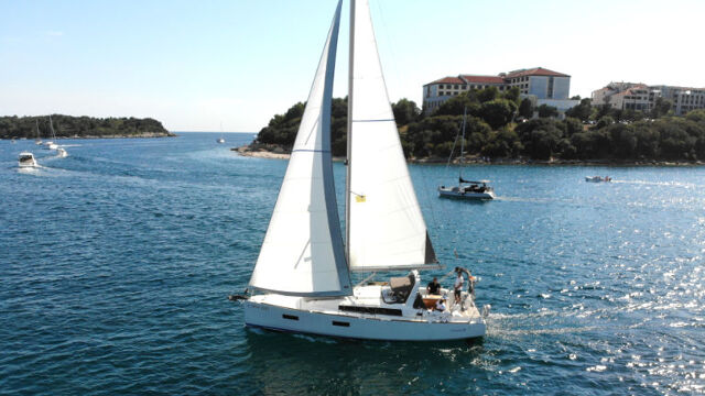 Oceanis 38 - 3 cab. Olli