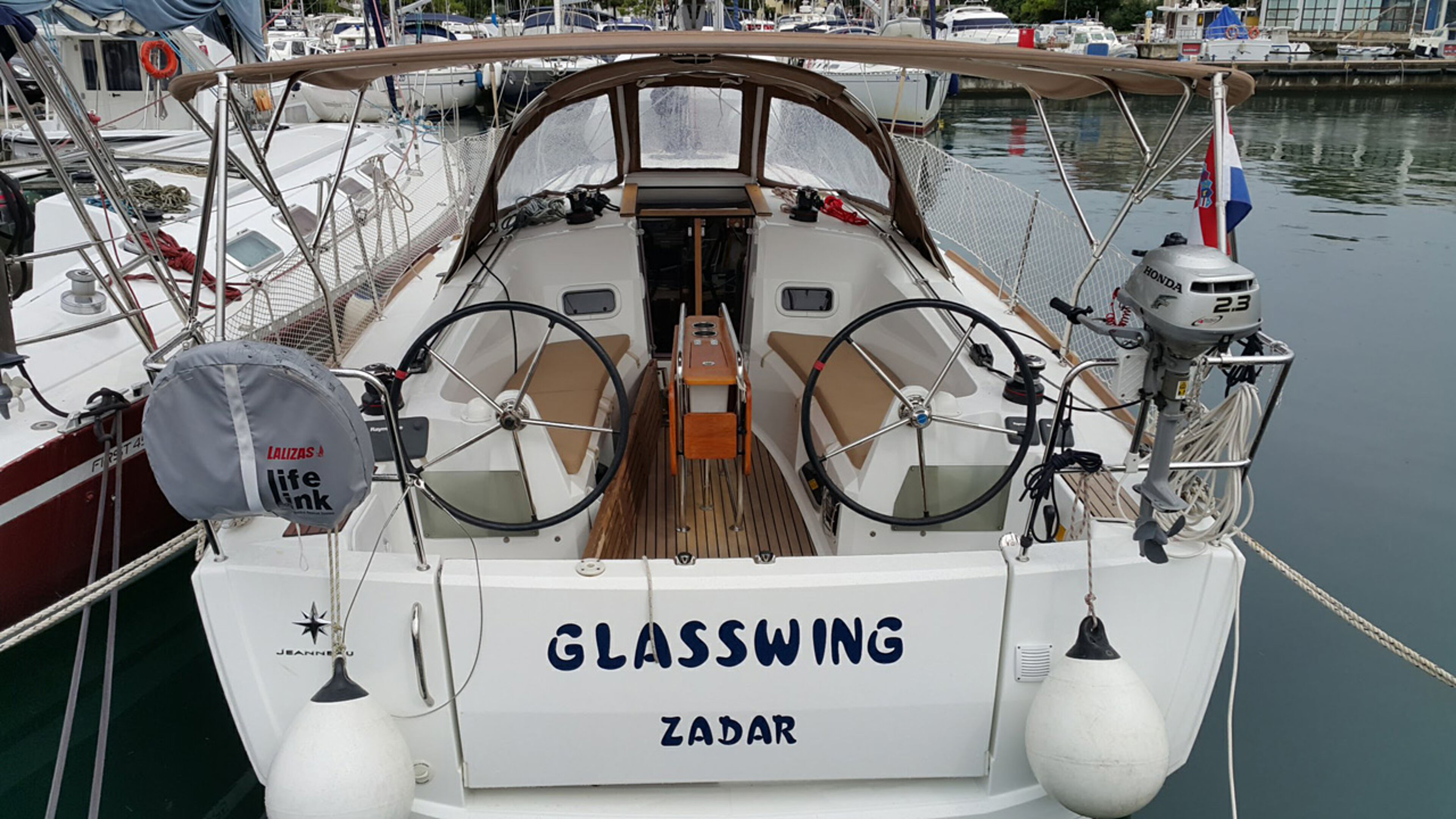 Sun Odyssey 349 - 2 cab. Glasswing