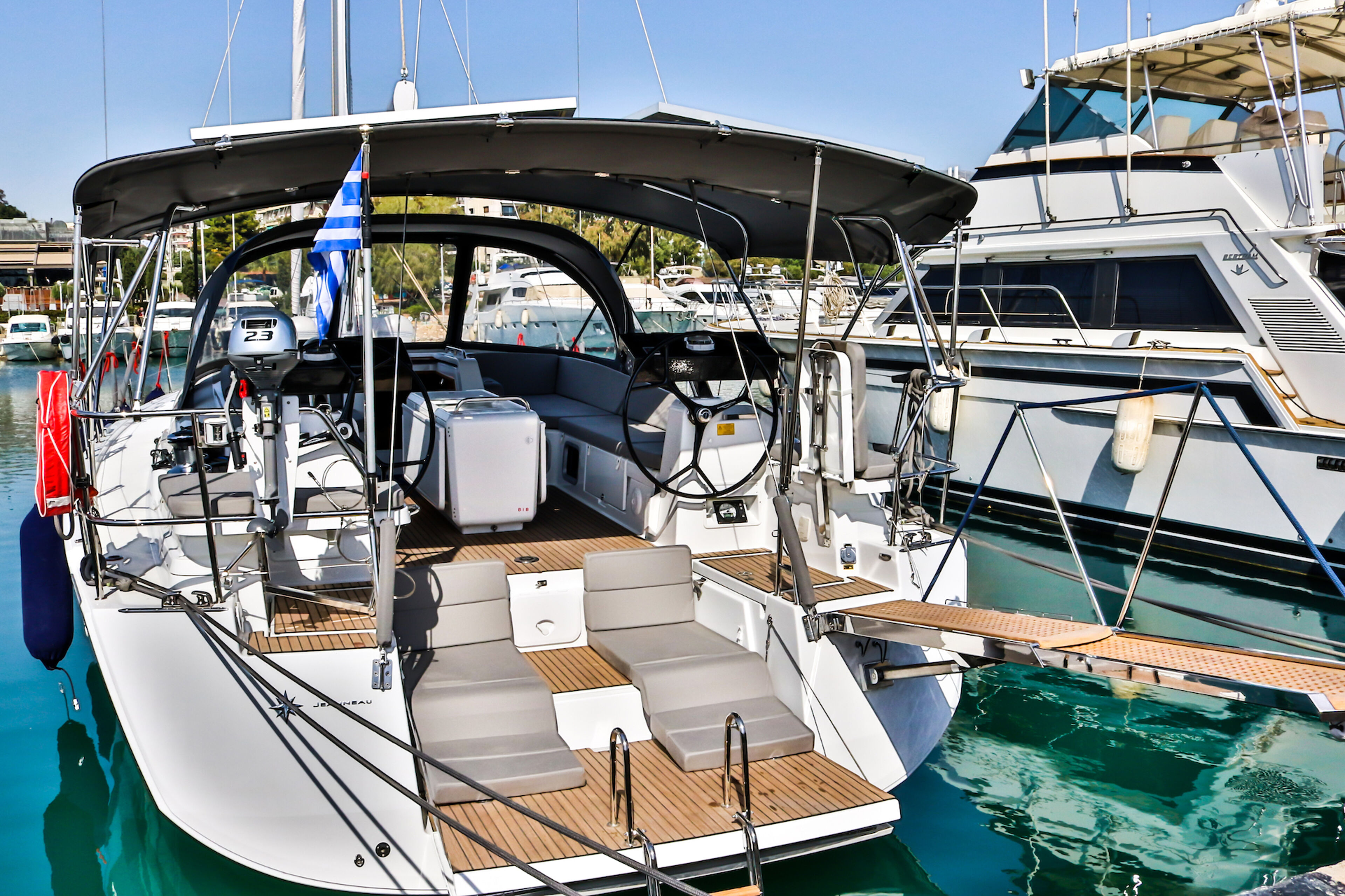 Jeanneau 54 - 5 + 1 cab.	 Sea Force