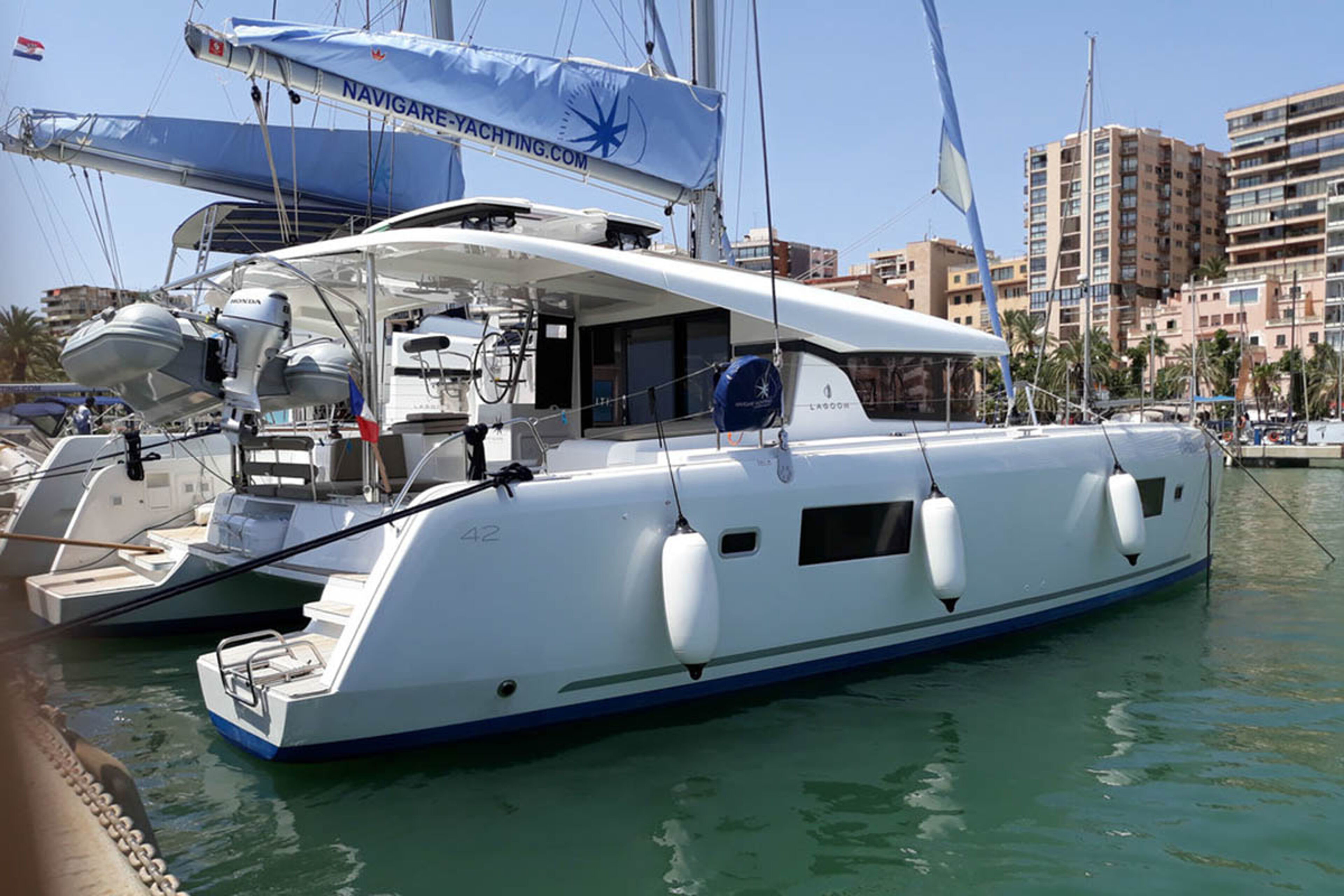Lagoon 42 - 4 + 2 cab. l'Argonaute 461/2025