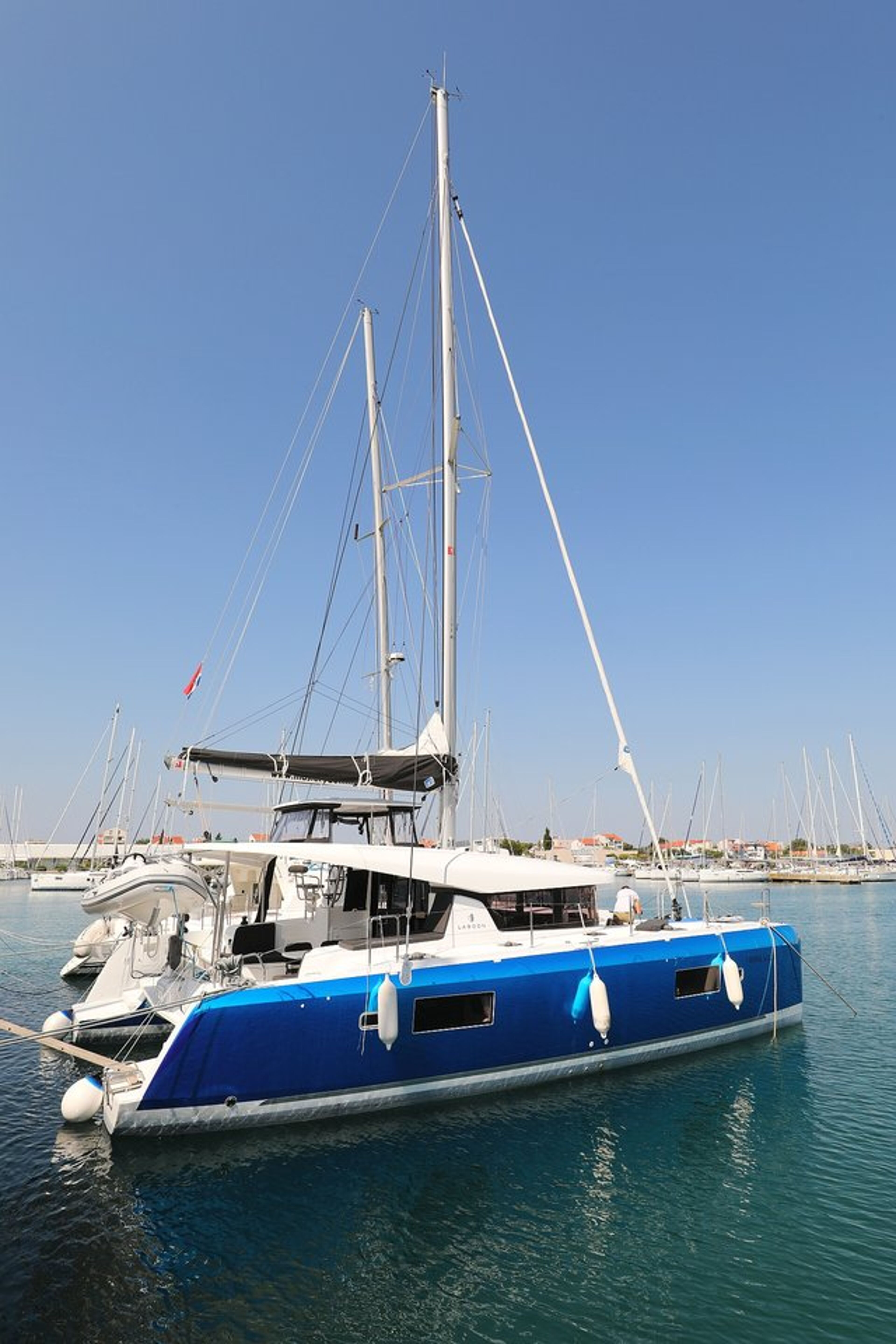 Lagoon 42 - 4 + 2 cab. Royal Salute