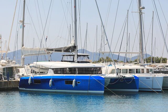 Lagoon 42 - 4 + 2 cab. Royal Salute