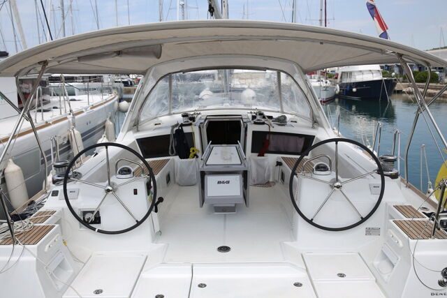 Oceanis 48 - 5 cab. San Clemente