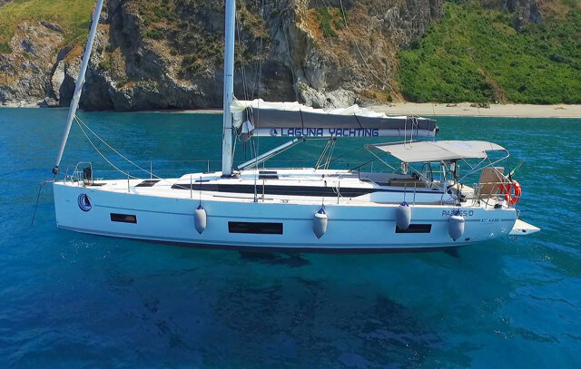 Bavaria C45 - 4 cab. Red Horizon