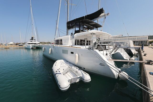 Lagoon 450 F - 4 + 2 cab. Hot Stuff
