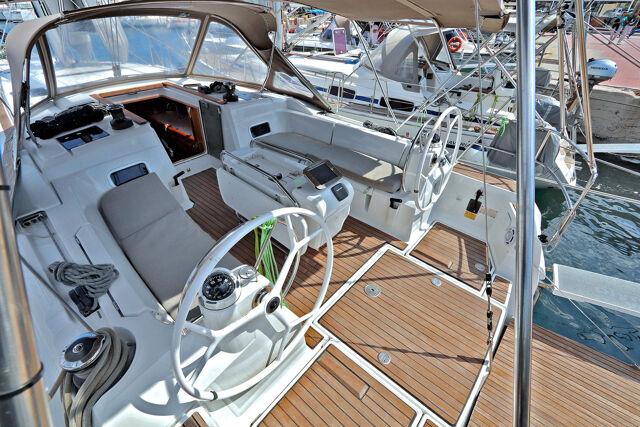 Sun Odyssey 479 - 4 cab. Athena
