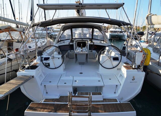 Oceanis 48 - 5 cab. Pherousa