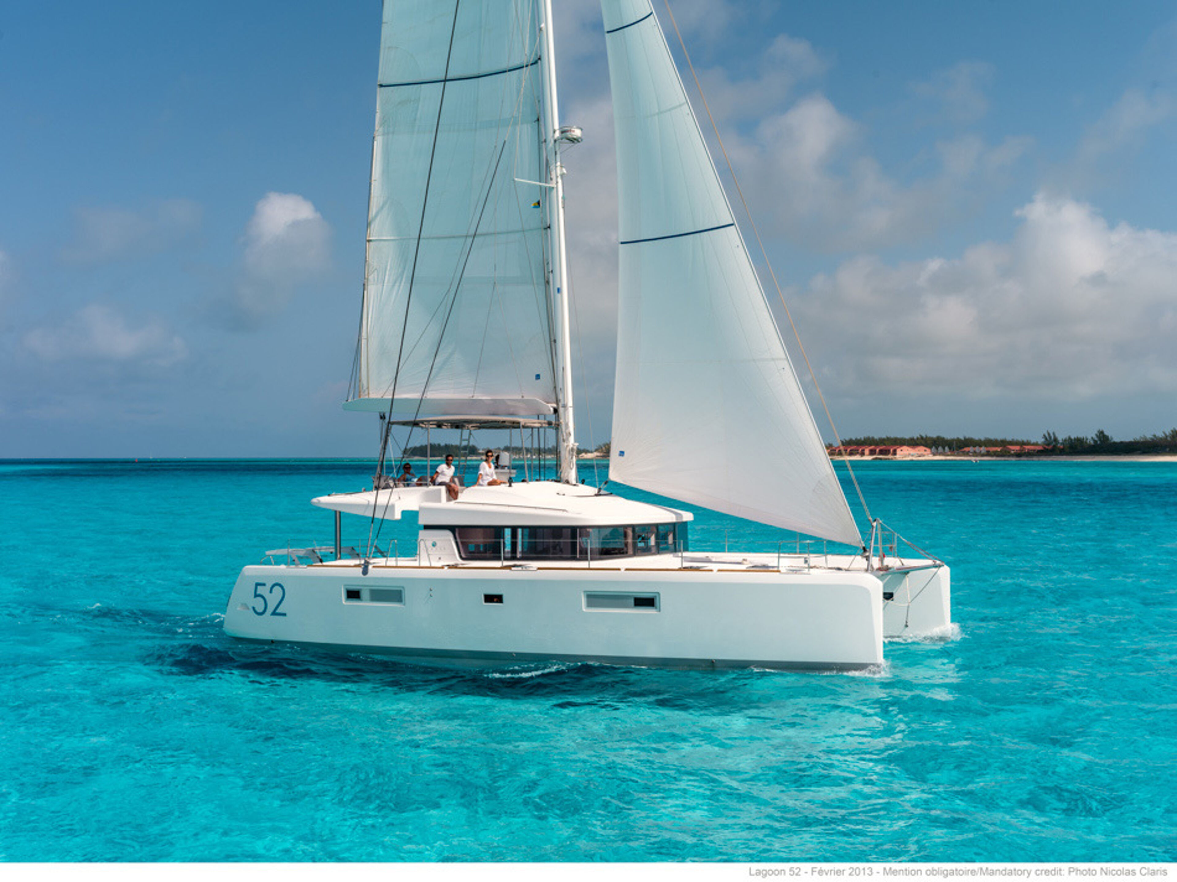 Lagoon 52 F - 4 + 2 cab. Madinina