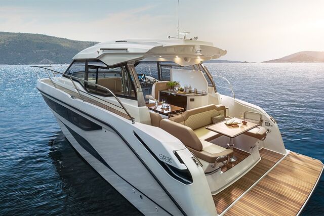Bavaria SR36HT Lilian