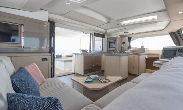 Fountaine Pajot Saona 47 Maestro - 3 + 1 cab. Impossible Dream