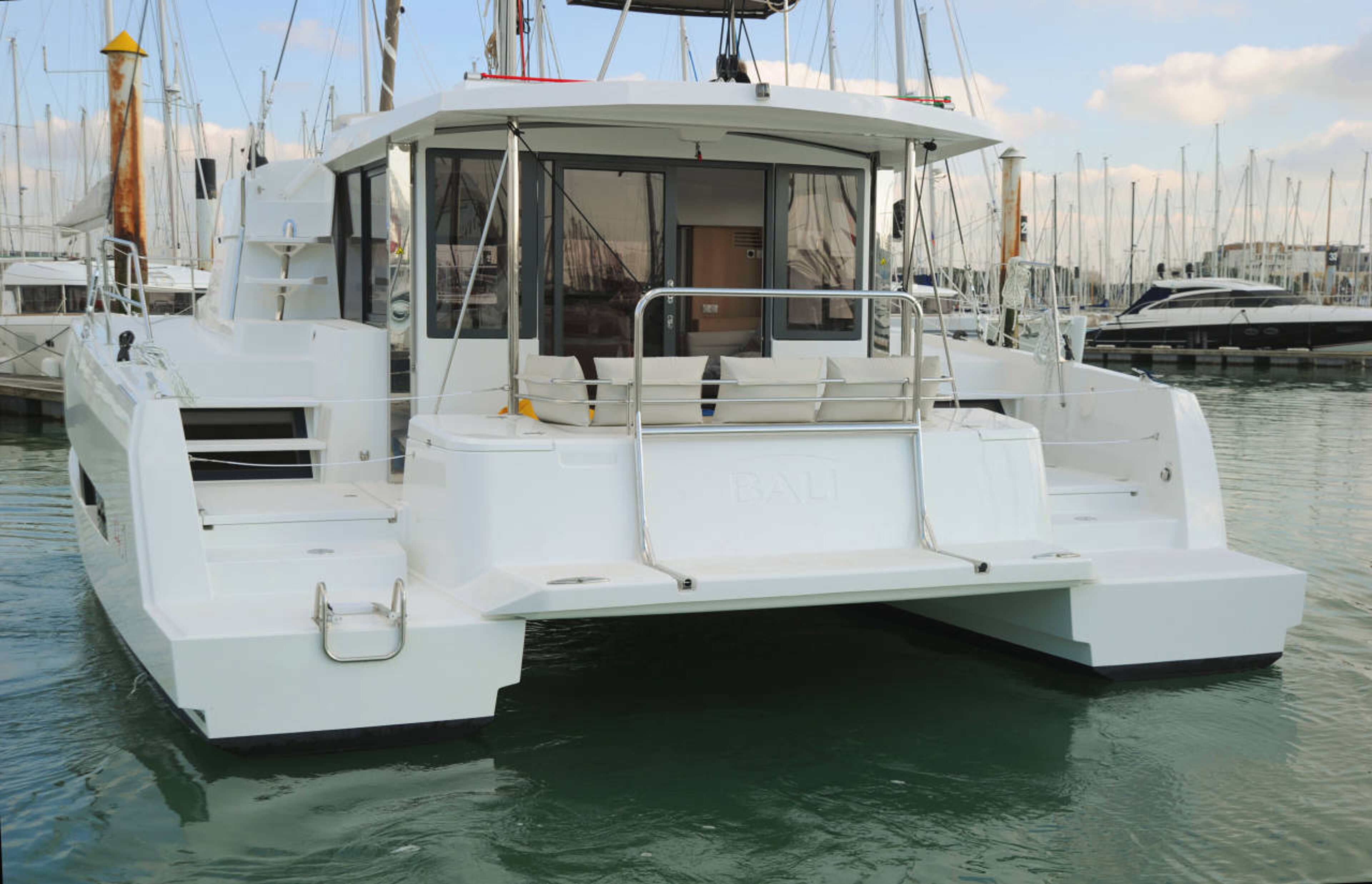 Bali 4.1 - 4 + 2 cab. Golden Waters