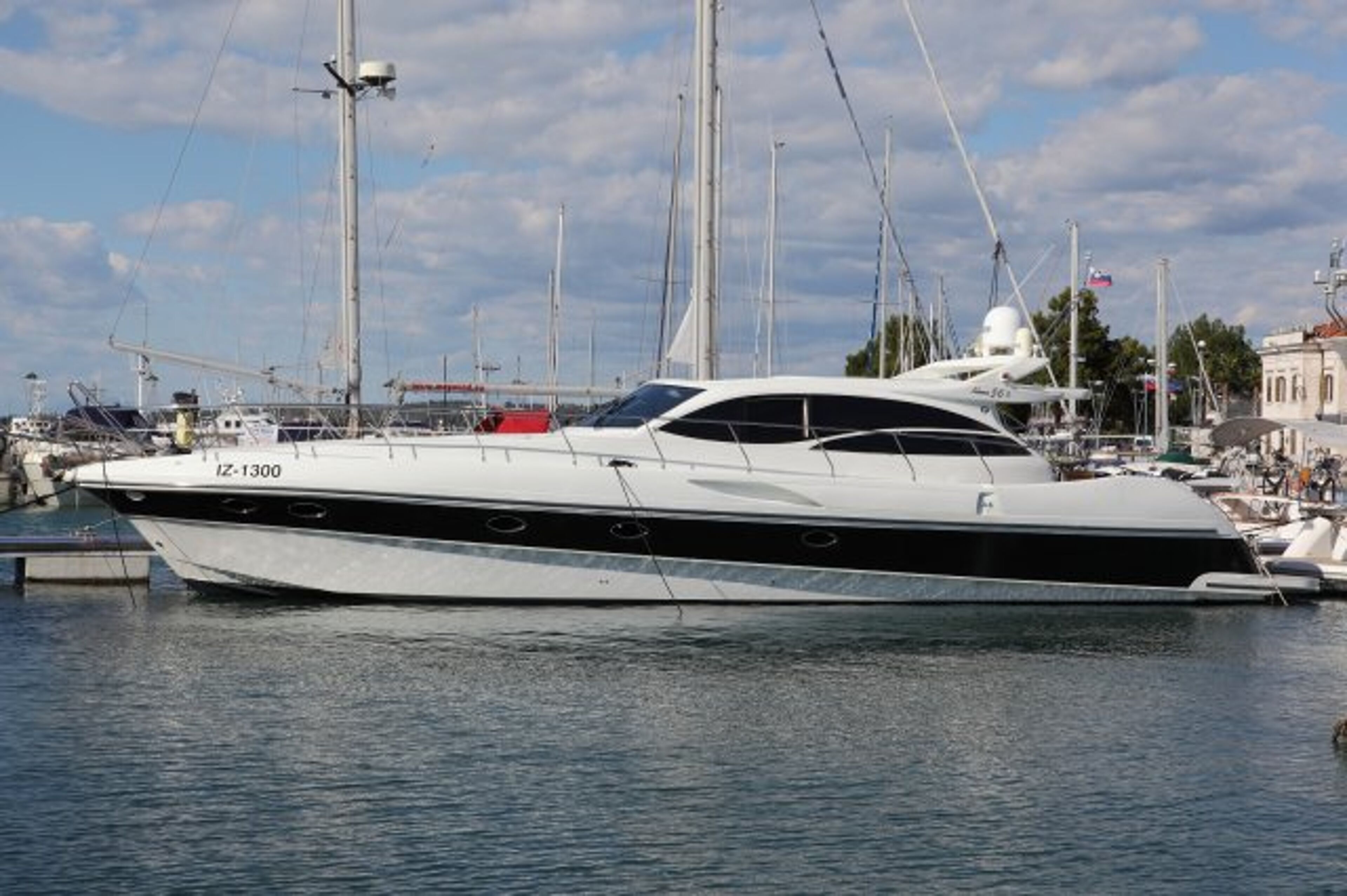 Alena 56 - 3 + 1 cab. Maris